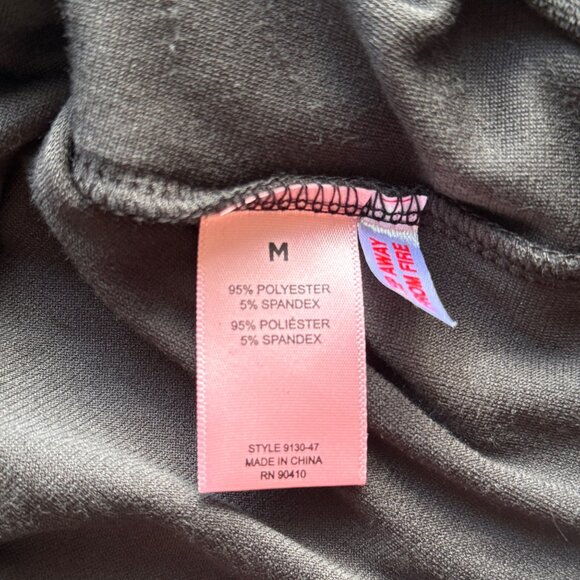 Juicy Couture Womens Black Soft Velour Sleepwear Top & Short Set 2pc Size Medium - Picture 8 of 8